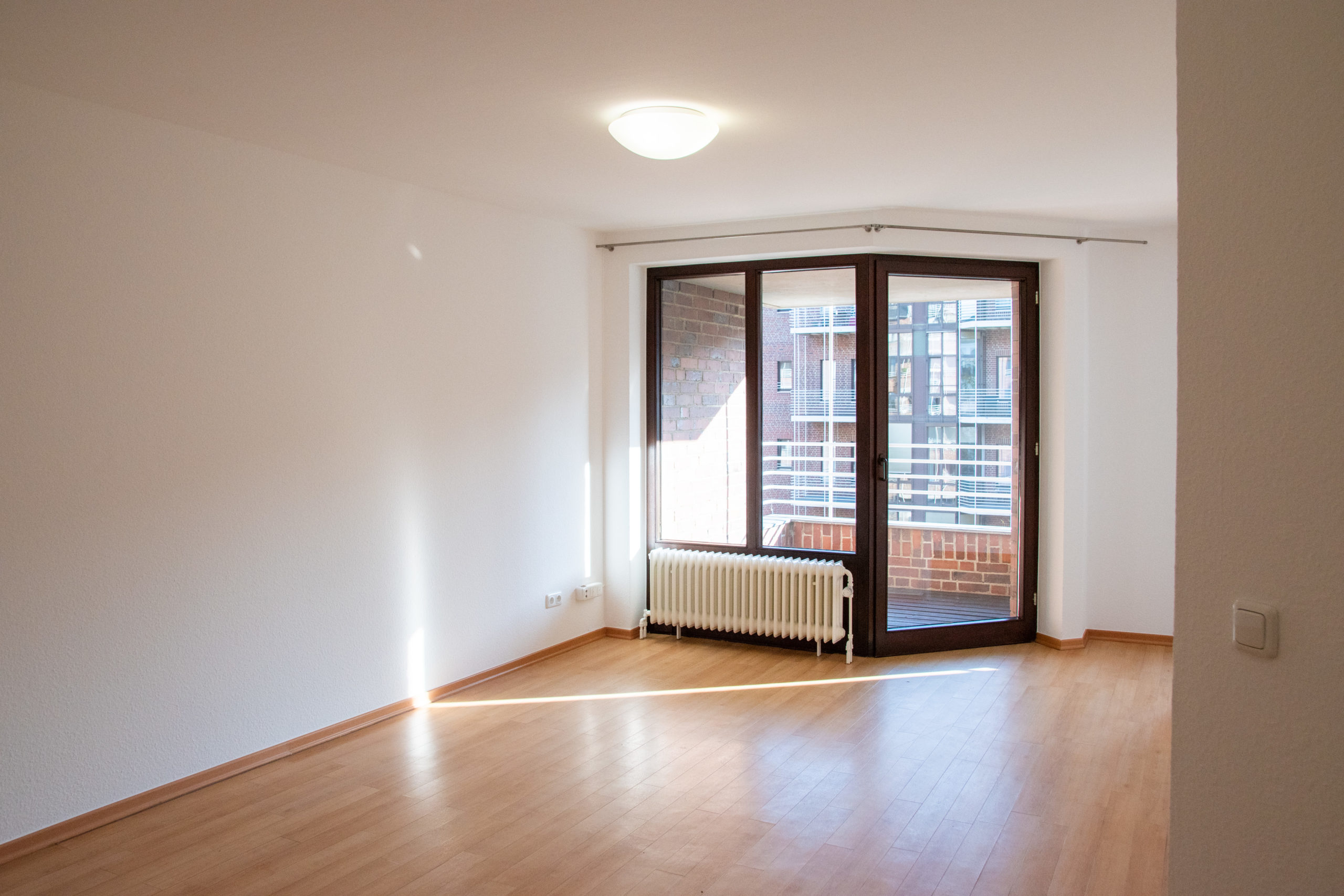 Wohnraum und Balkon